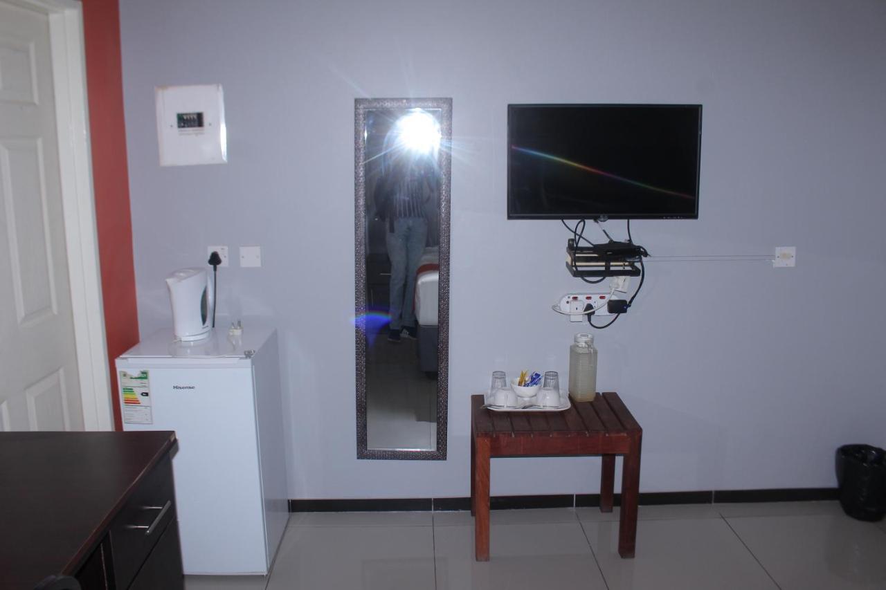 Global Guest House คาซาเนอ ภายนอก รูปภาพ