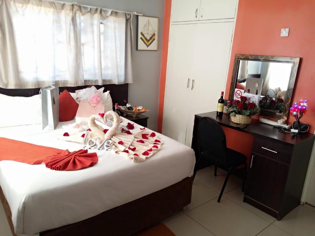 Global Guest House คาซาเนอ ภายนอก รูปภาพ