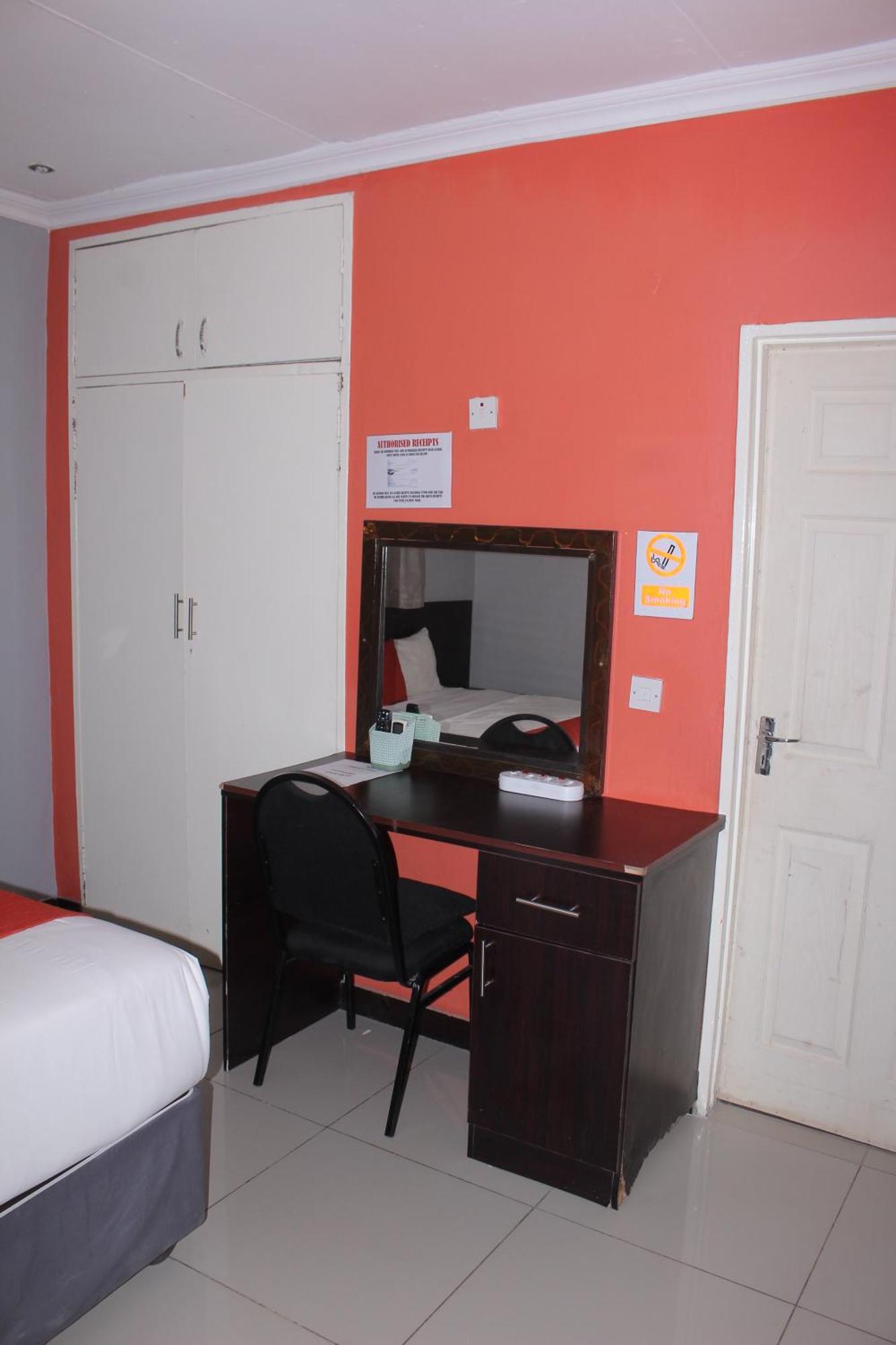 Global Guest House คาซาเนอ ภายนอก รูปภาพ